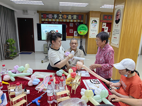 郁金香制作现场指导